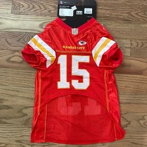 Mahomes jersey for a dog.